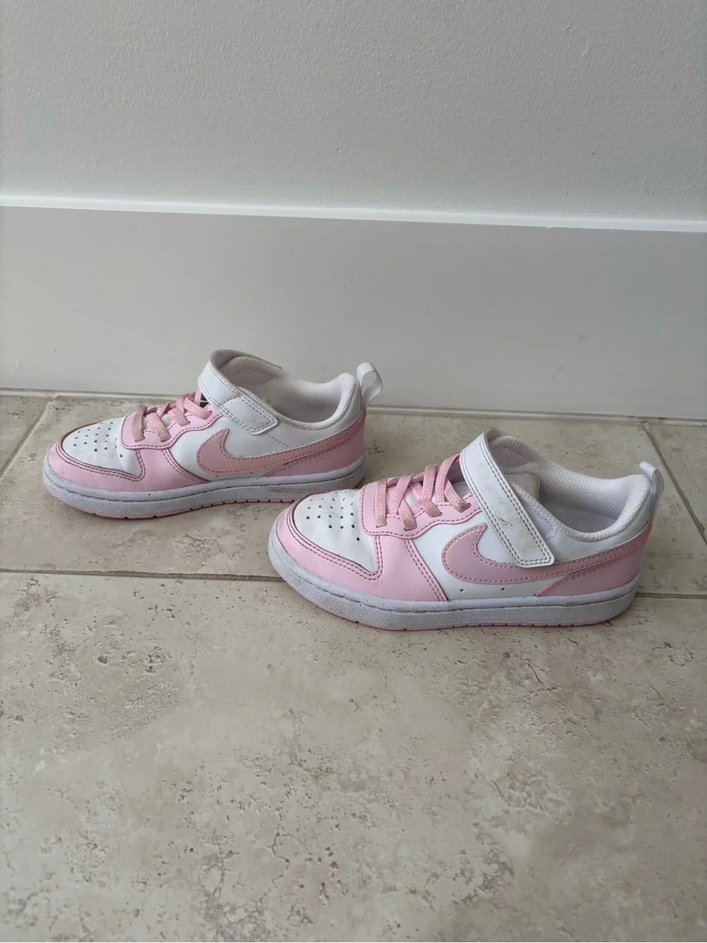 Nike kids low